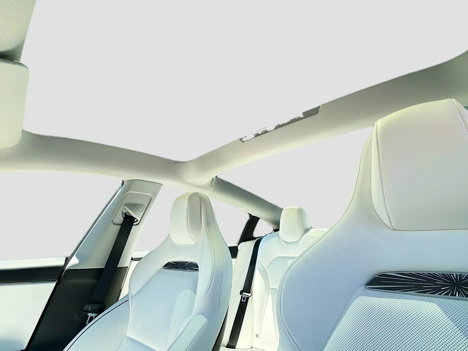 Tesla Model 3 photo 14