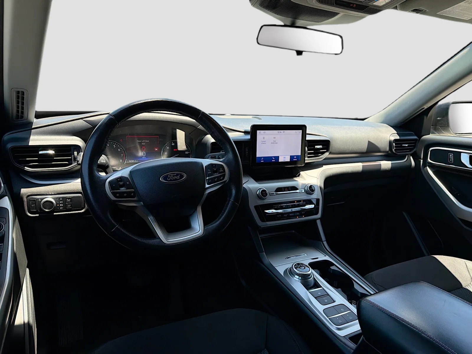 Ford Explorer photo 13