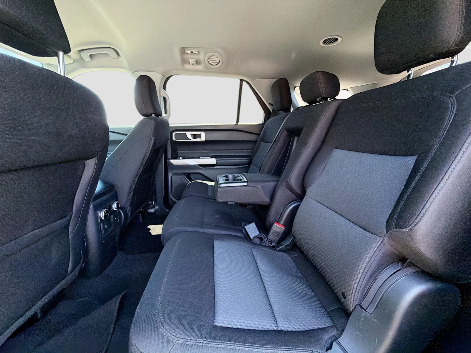 Ford Explorer photo 14