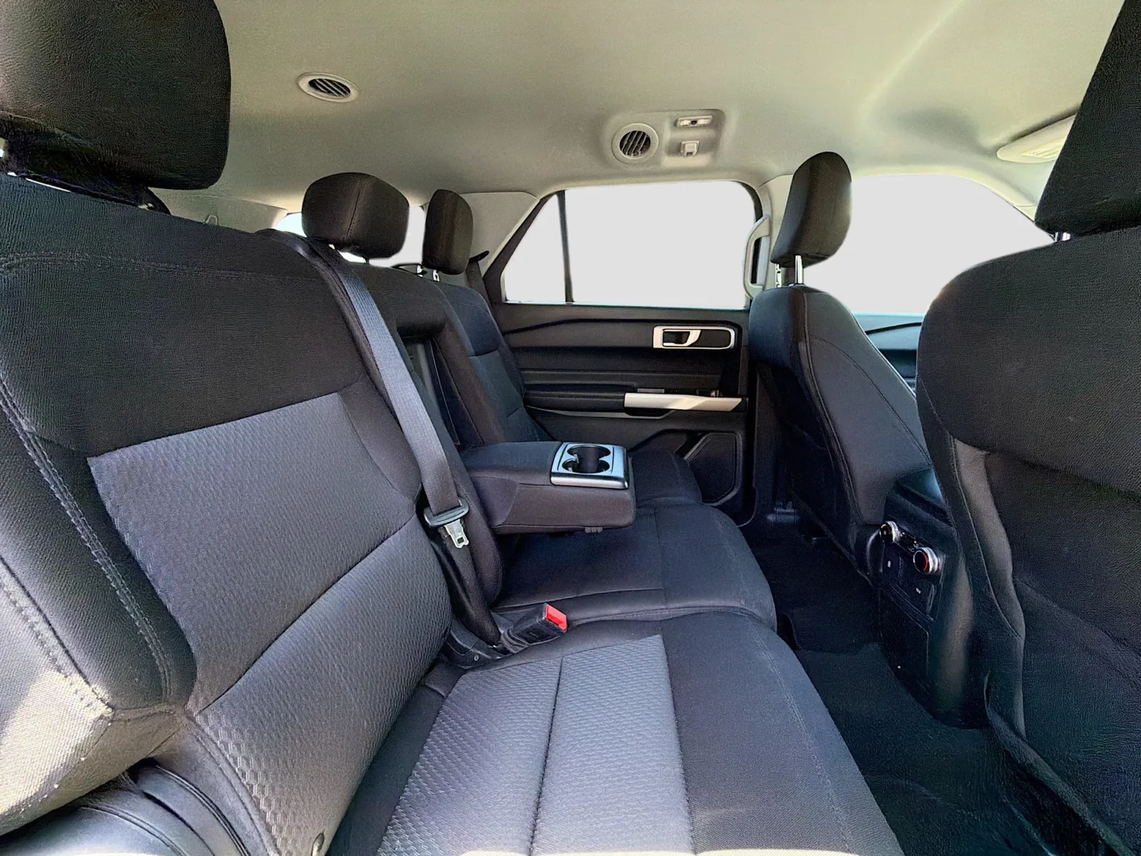Ford Explorer photo 18