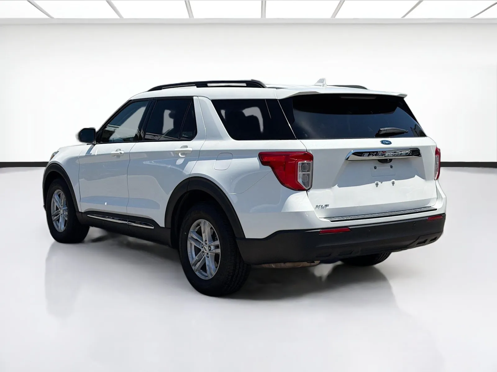 Ford Explorer photo 6