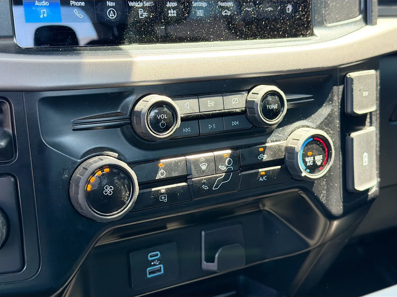 Ford F-150 photo 12