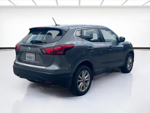 More photos of 2019 Nissan Rogue Sport S at KarGenie, CA