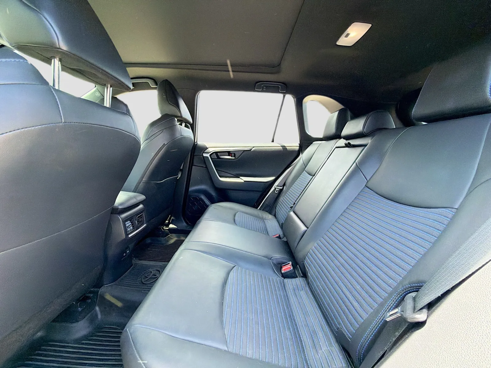 Toyota RAV4 photo 15