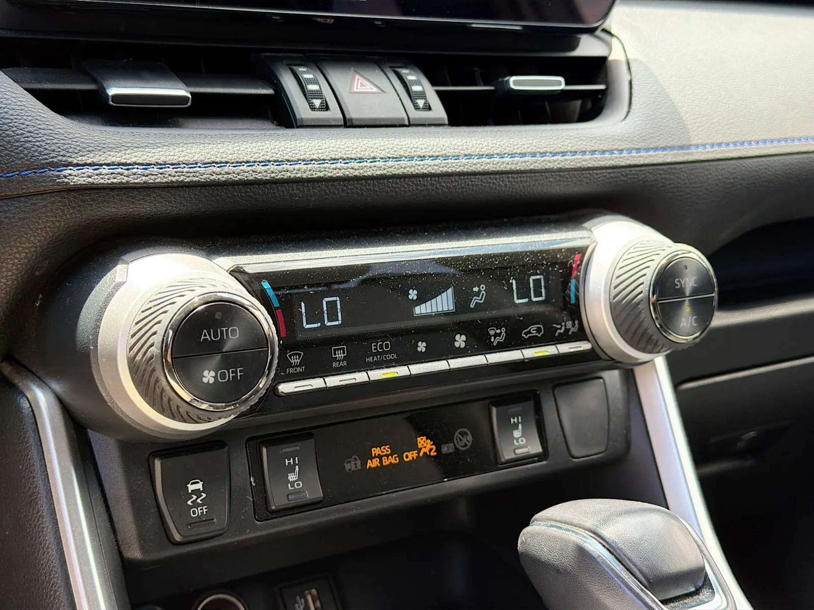 Toyota RAV4 photo 11