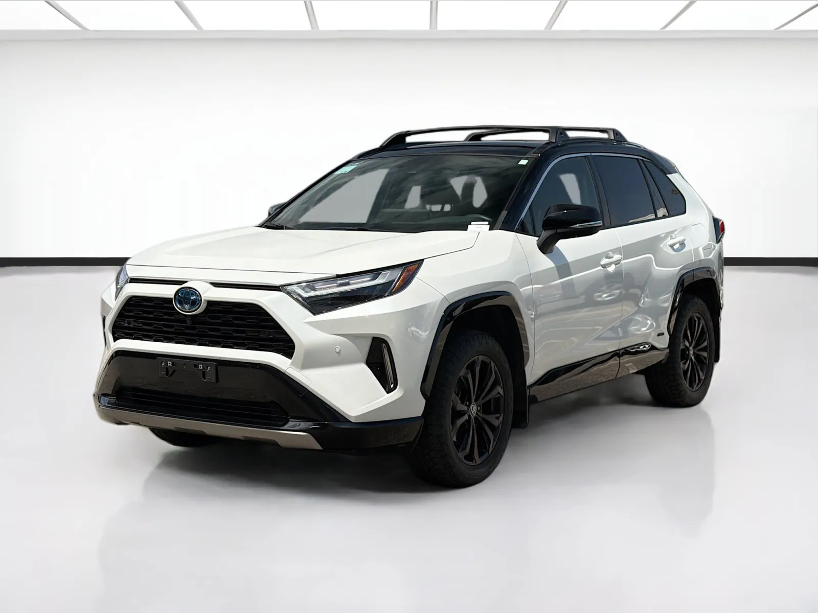 White 2024 Toyota RAV4 XSE for sale in Fontana, CA