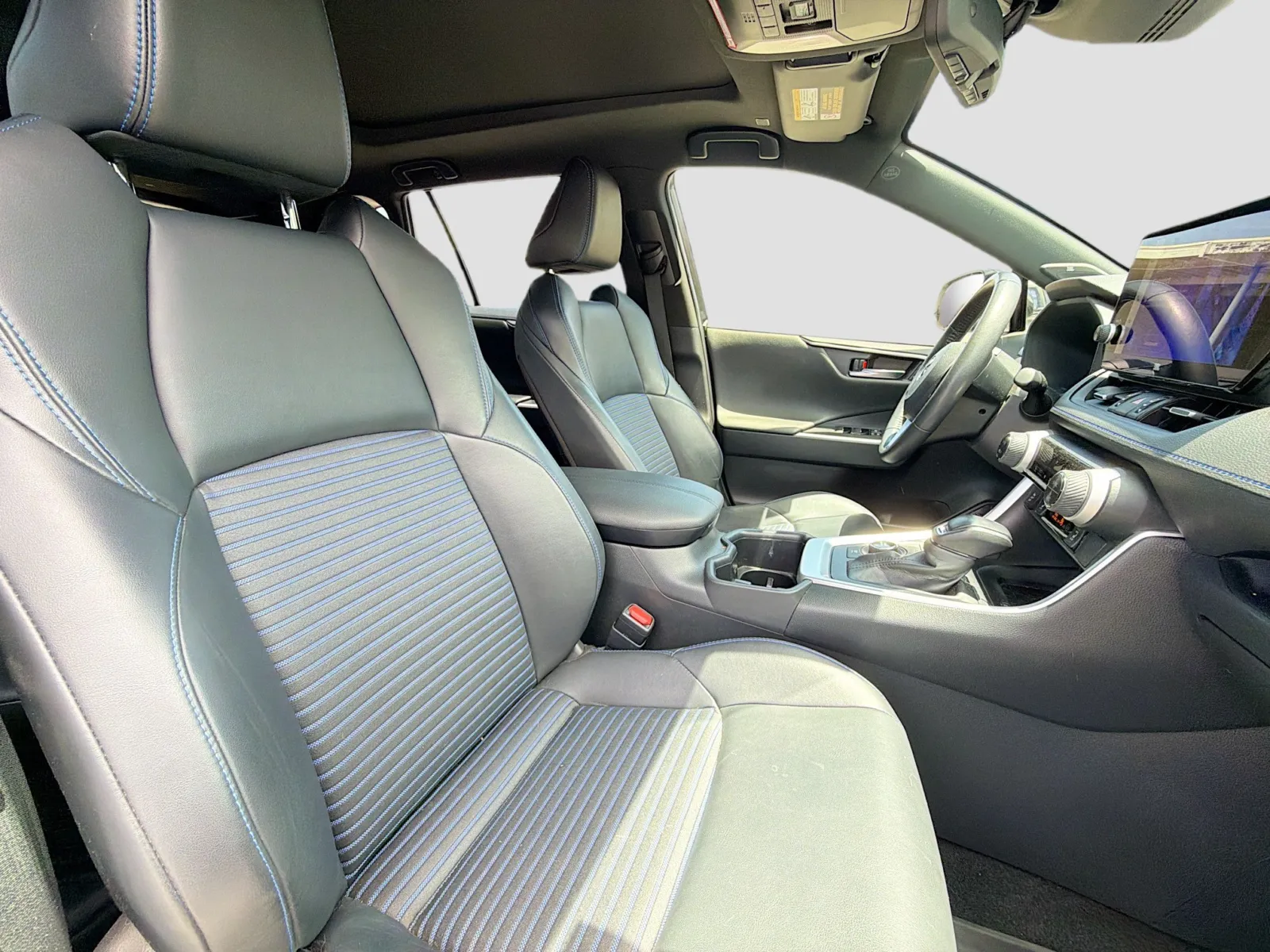 Toyota RAV4 photo 17
