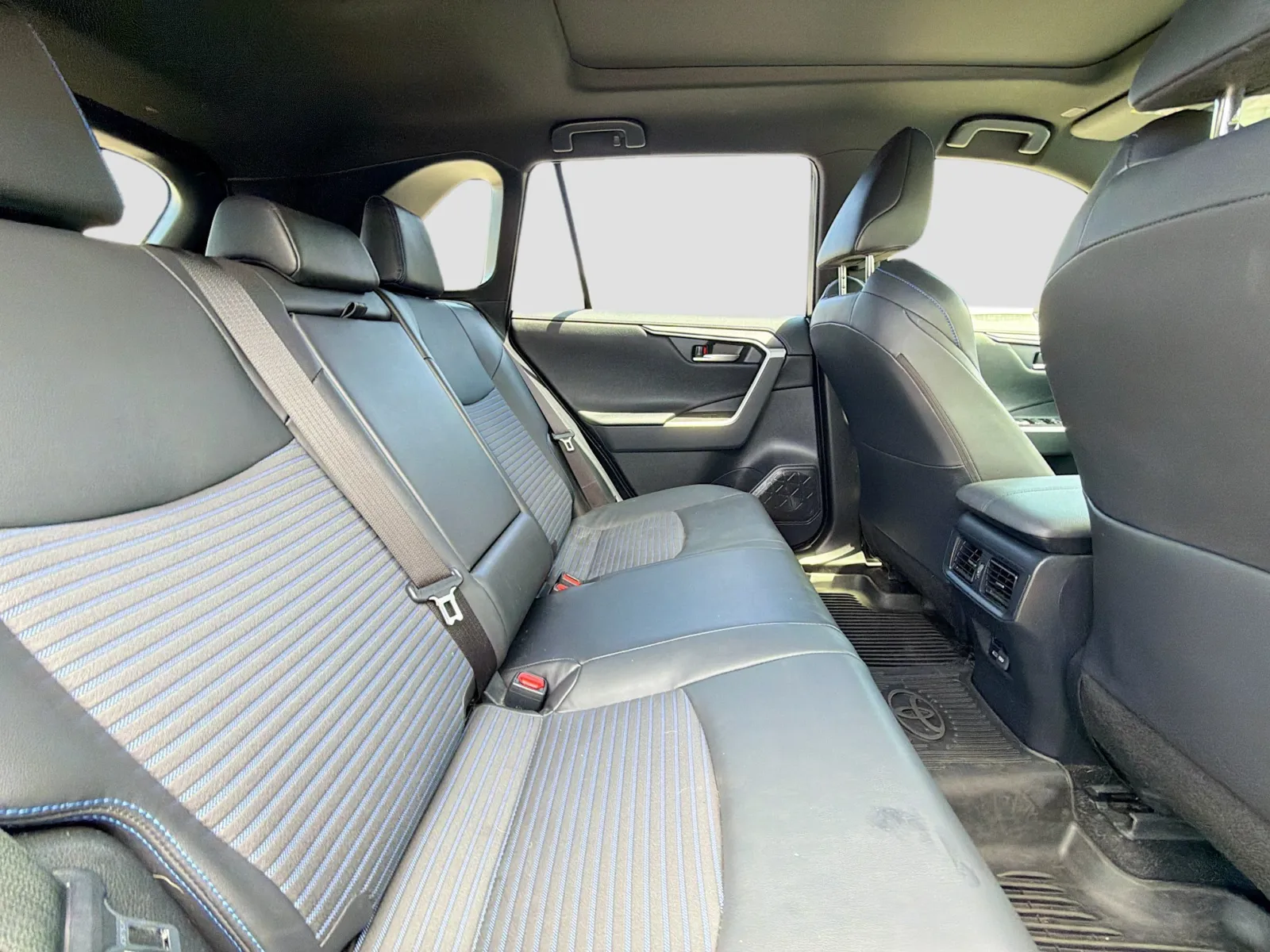 Toyota RAV4 photo 16