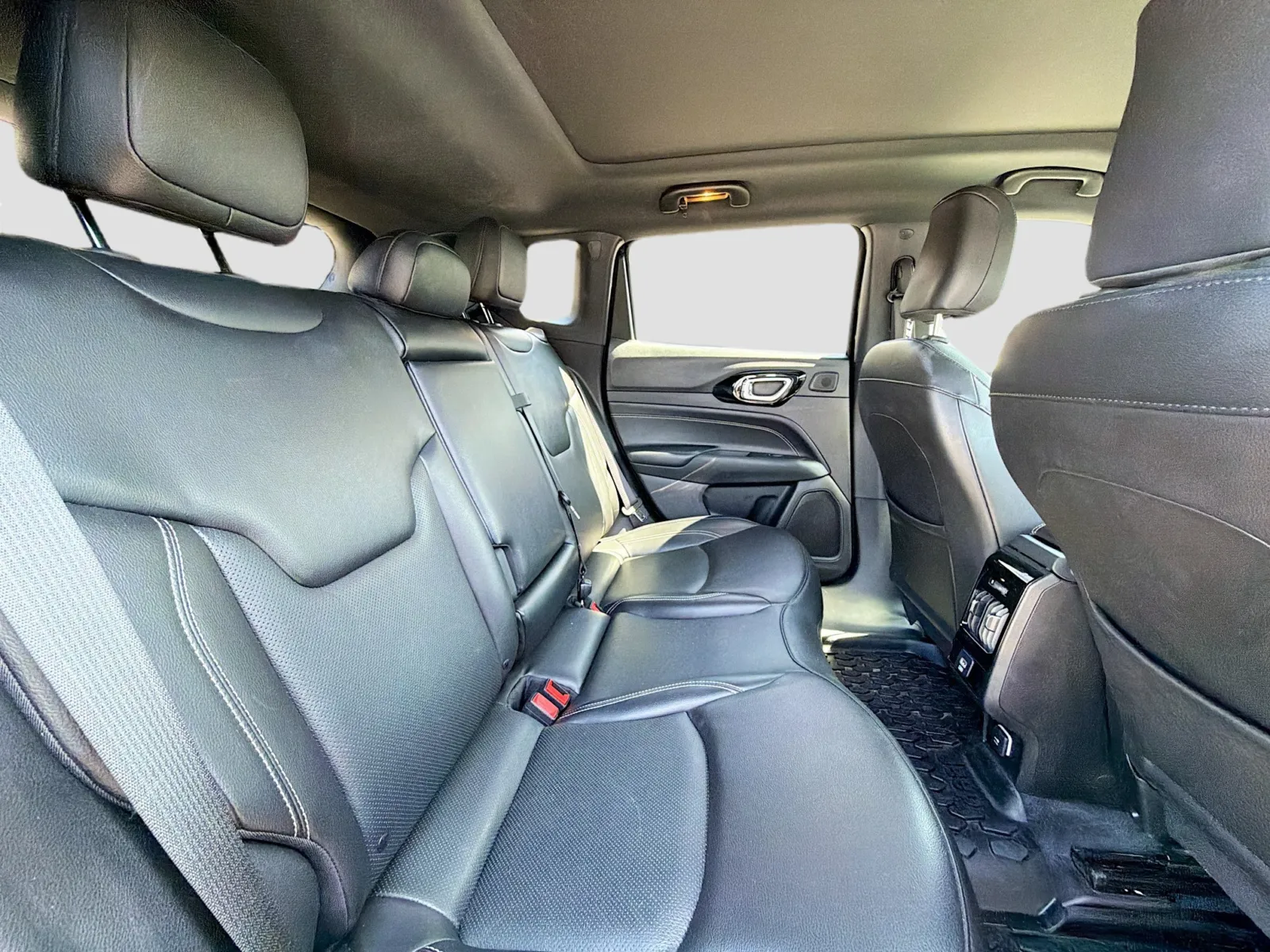Jeep Compass photo 20