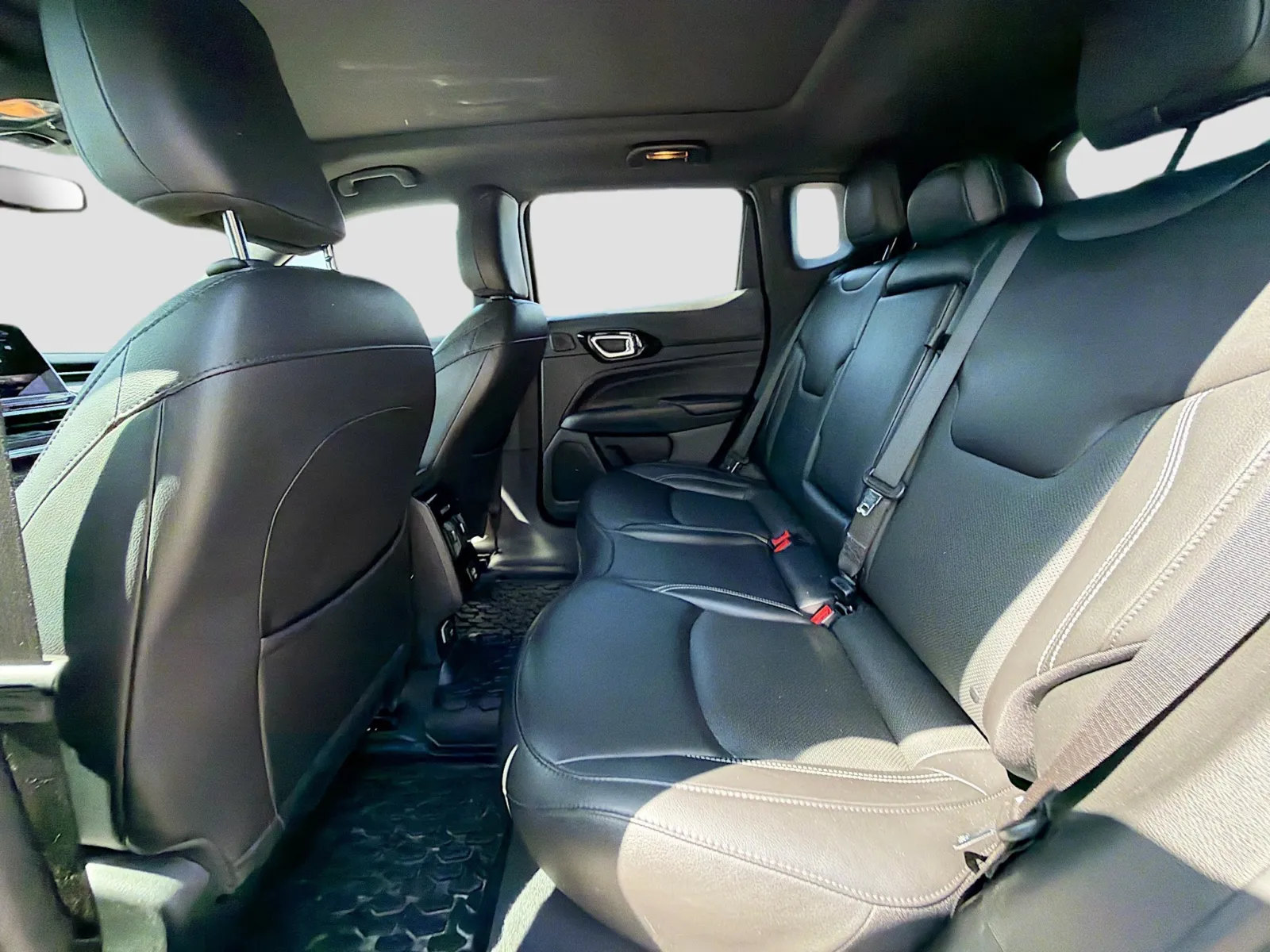Jeep Compass photo 17