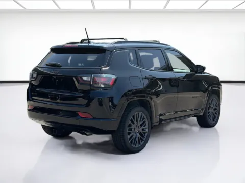 More photos of 2022 Jeep Compass Limited at KarGenie, CA