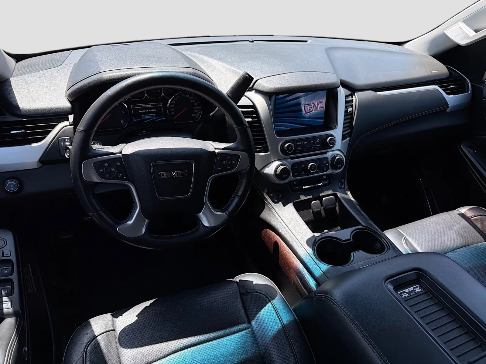 GMC Yukon photo 15