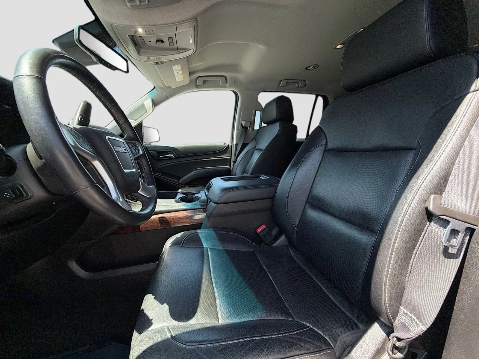 GMC Yukon photo 14