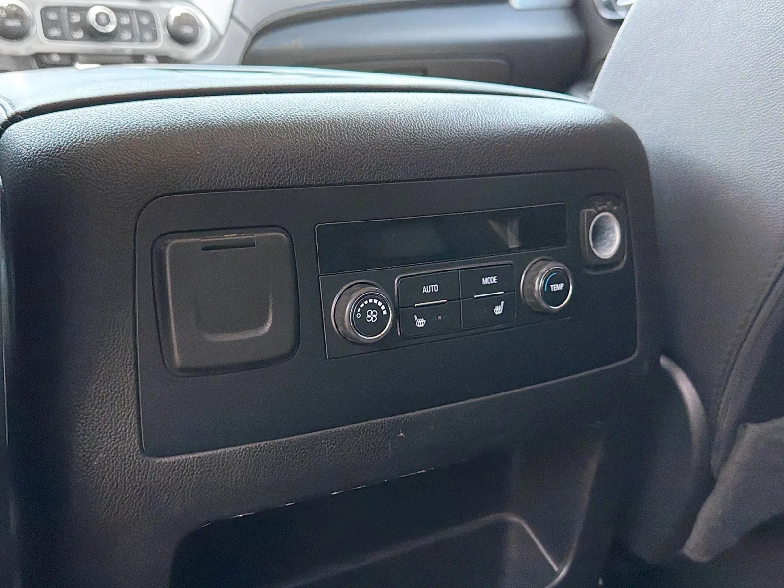 GMC Yukon photo 17