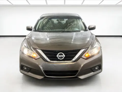 Photos of 2018 Nissan Altima 2.5 SR for sale in Fontana, CA at KarGenie