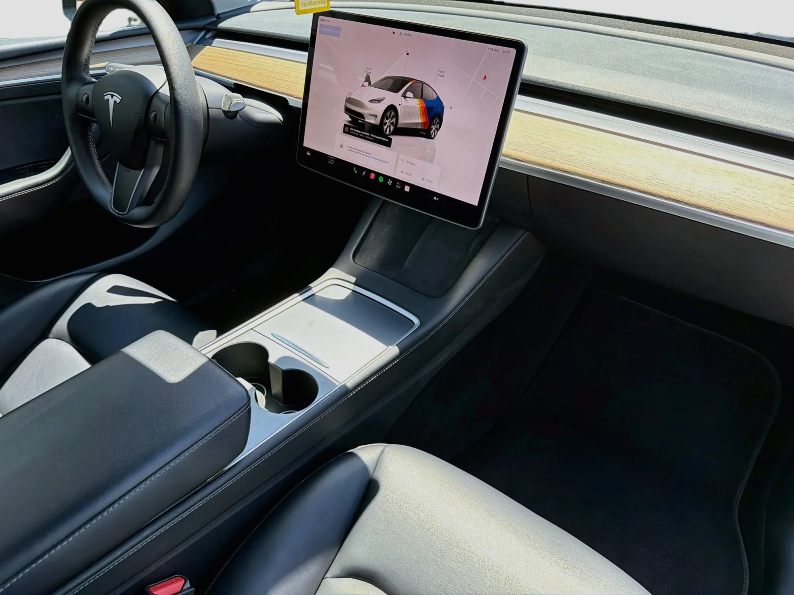 Tesla Model Y photo 12