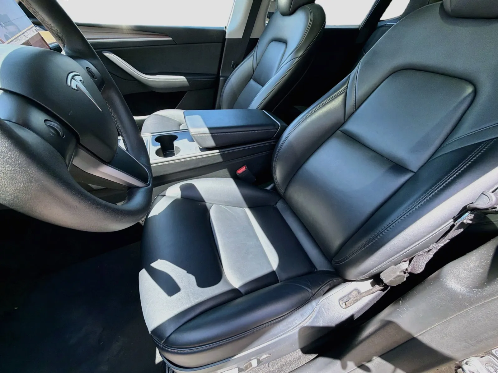 Tesla Model Y photo 11