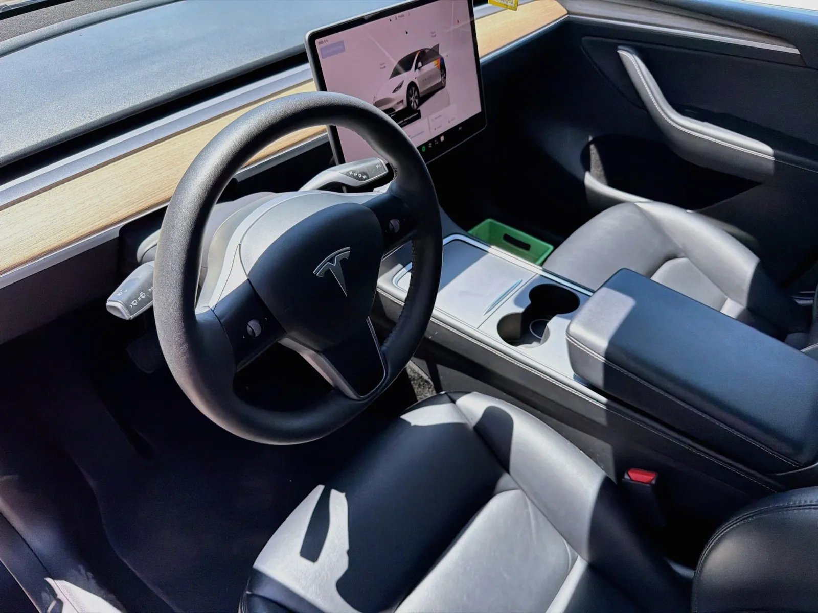 Tesla Model Y photo 7