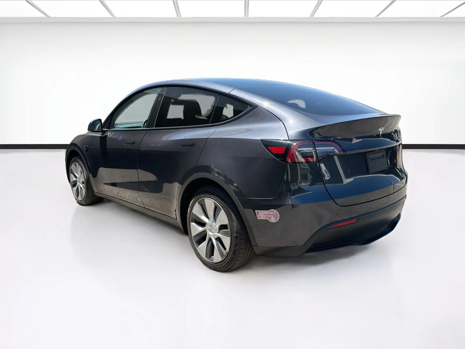 Tesla Model Y photo 6