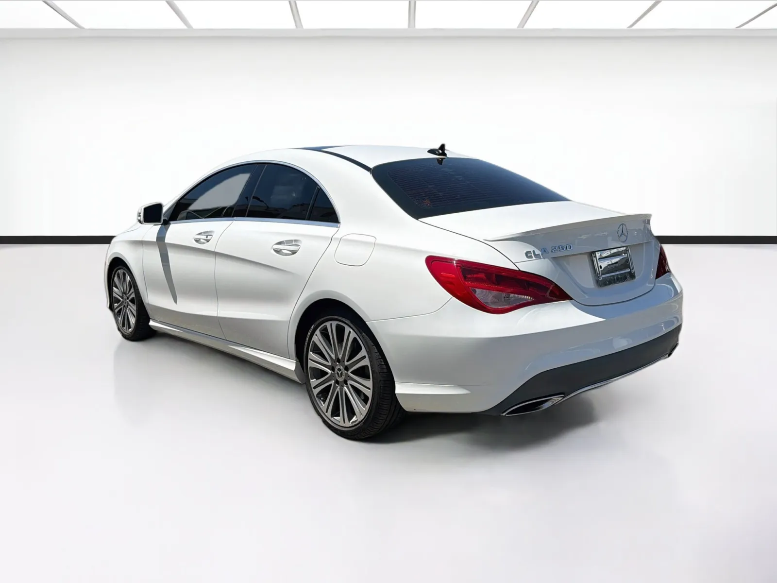 Mercedes-Benz CLA photo 6