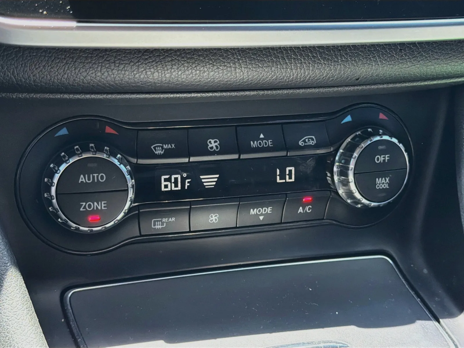 Mercedes-Benz CLA photo 10