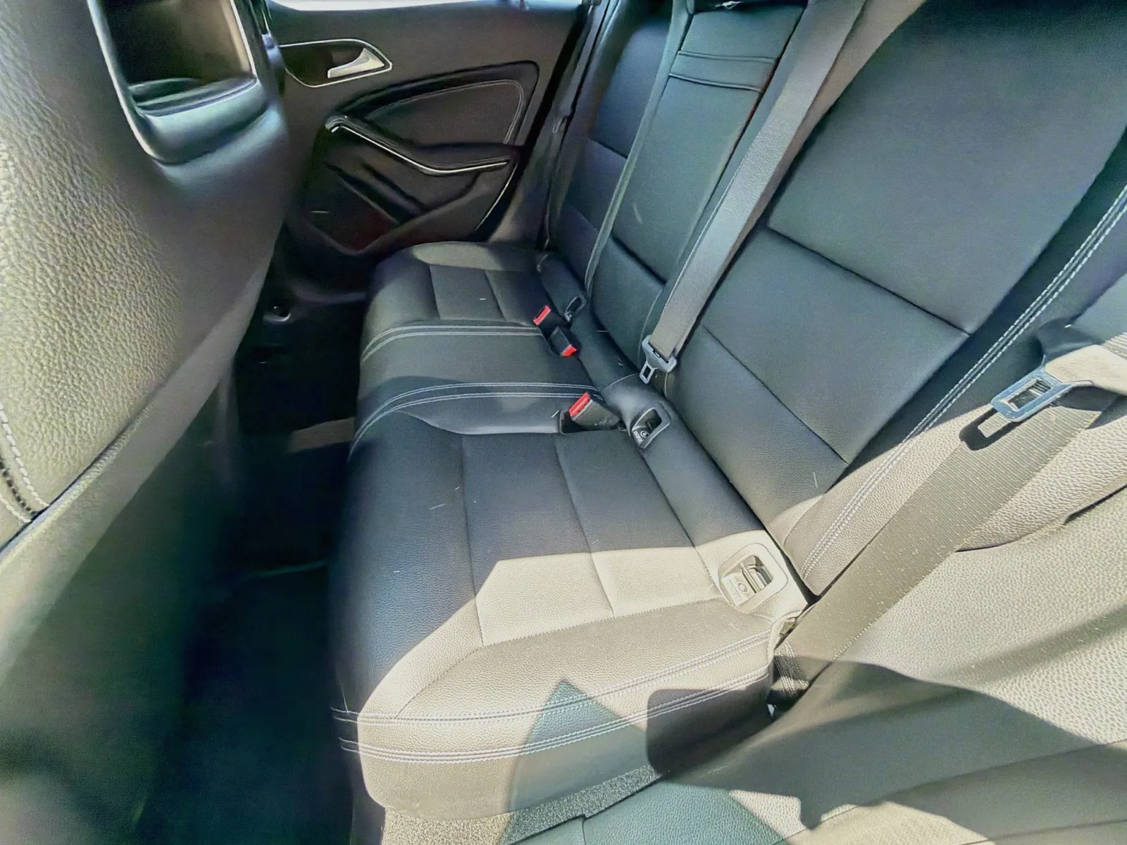 Mercedes-Benz CLA photo 13