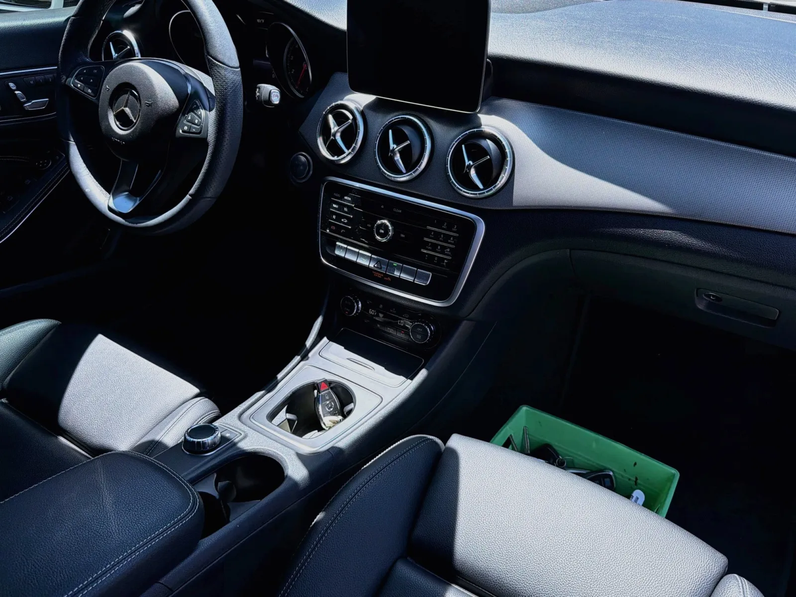 Mercedes-Benz CLA photo 12
