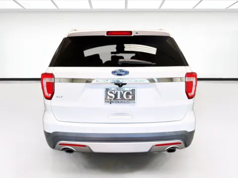 More photos of 2016 Ford Explorer XLT at KarGenie, CA