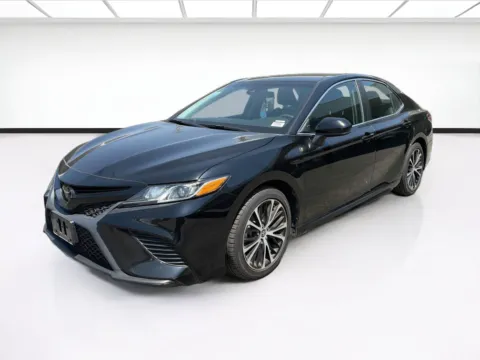 Black 2020 Toyota Camry SE for sale in Fontana, CA