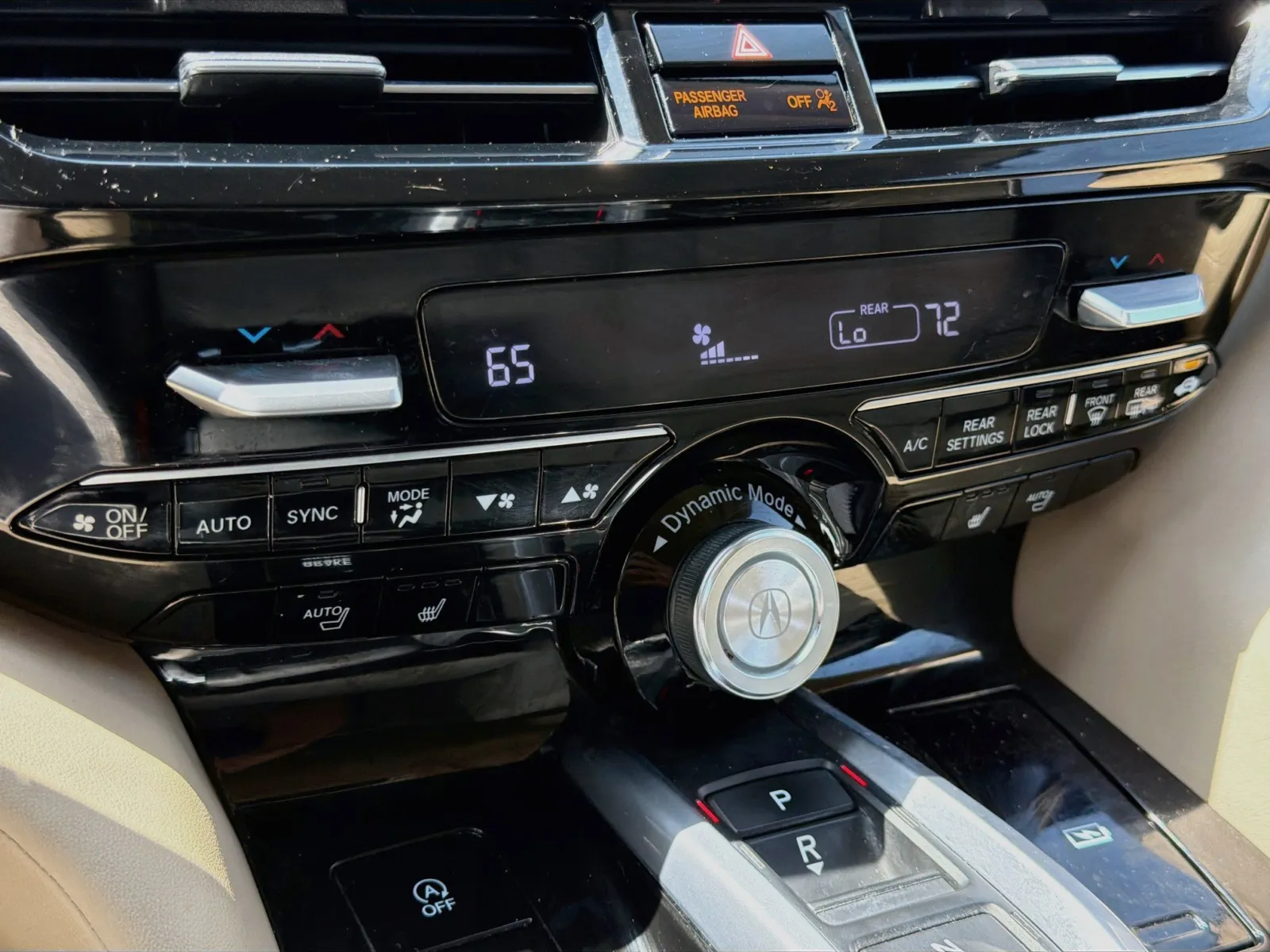 Acura MDX photo 10