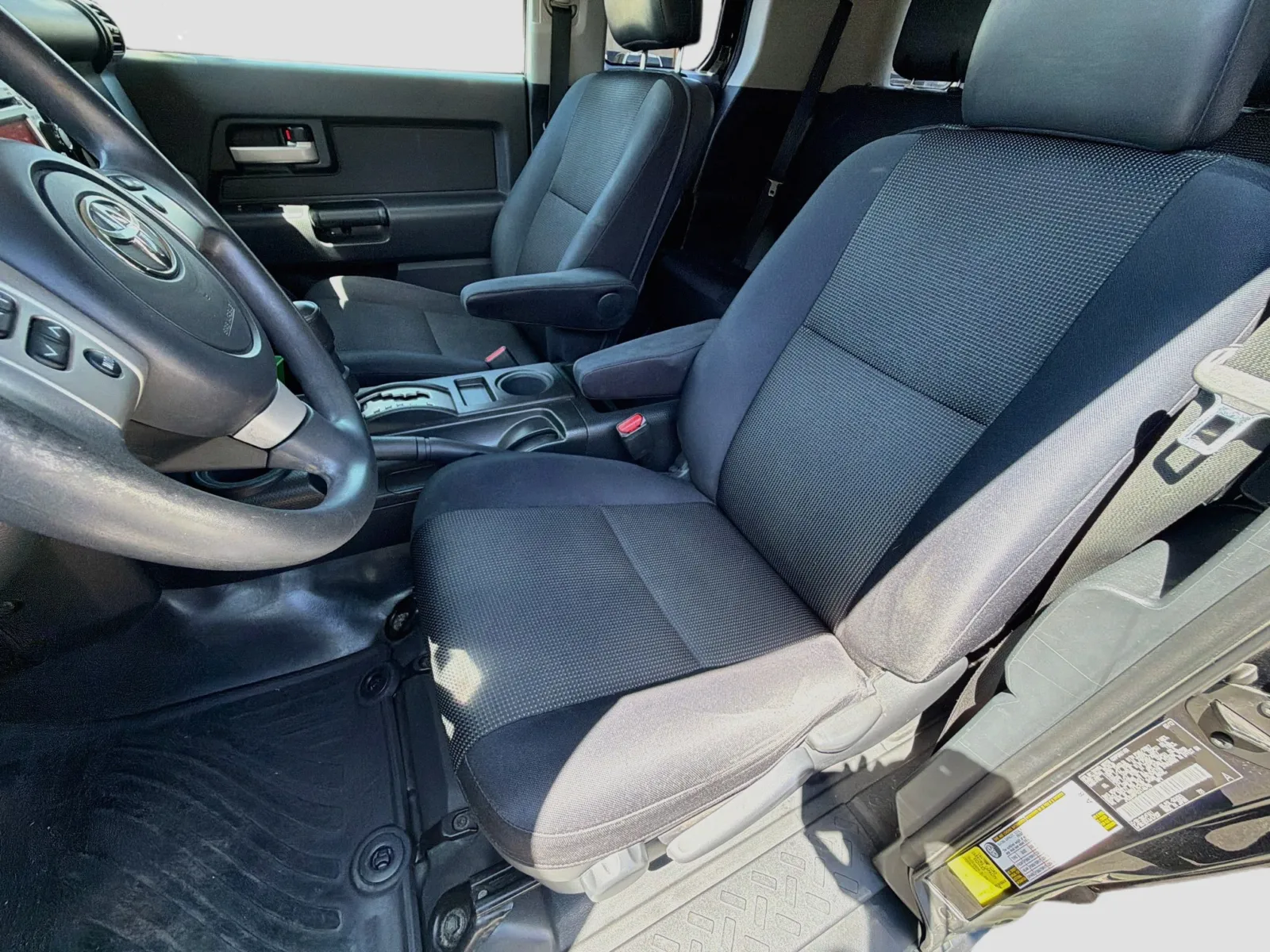 Toyota FJ Cruiser photo 11