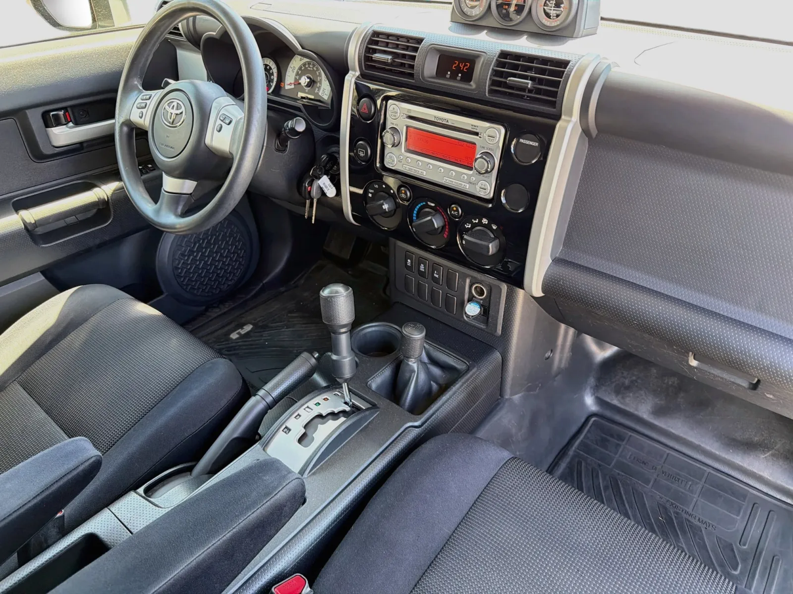 Toyota FJ Cruiser photo 12