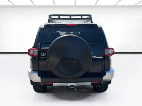 More photos of 2012 Toyota FJ Cruiser at KarGenie, CA