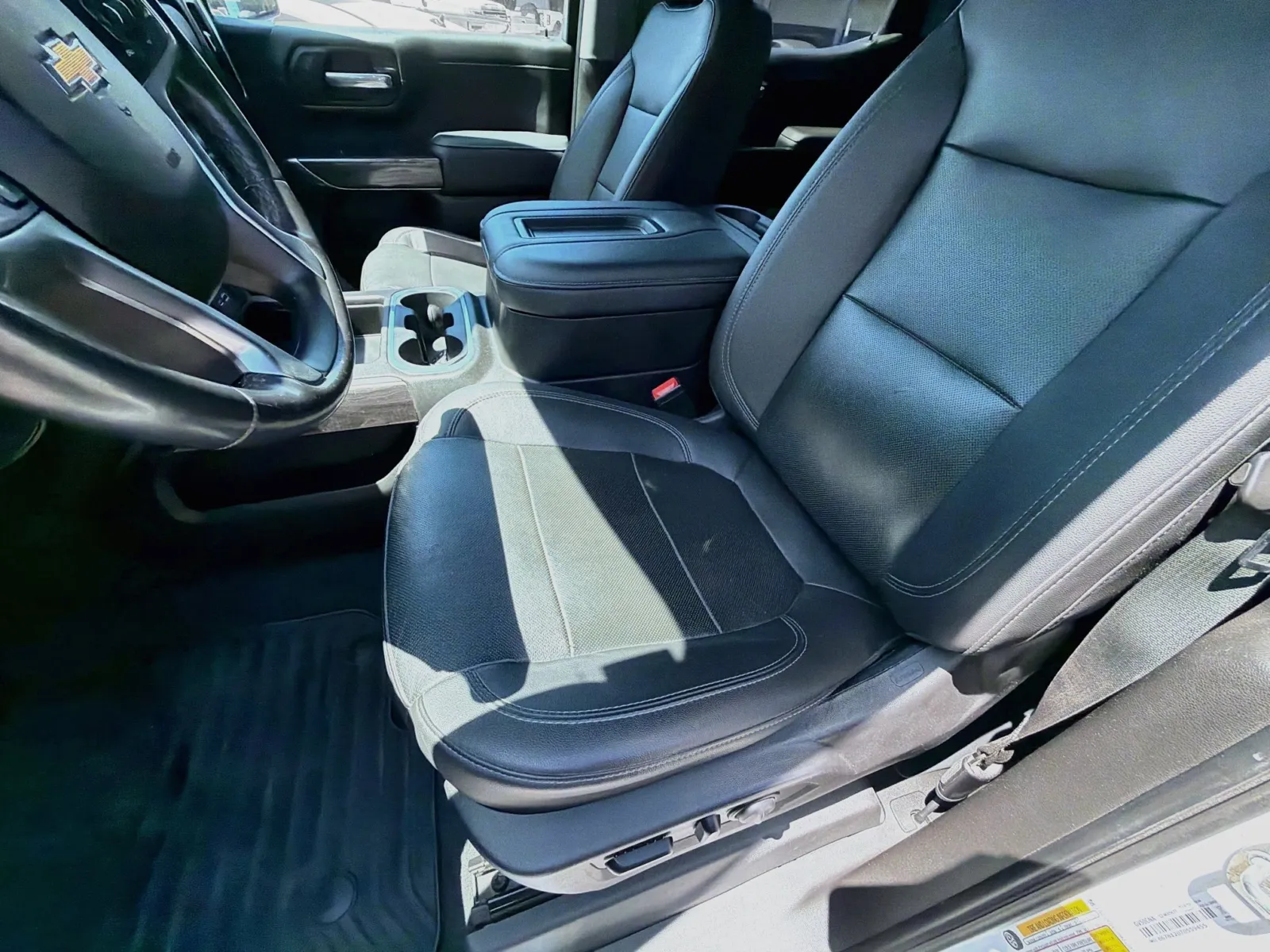 Chevrolet Silverado photo 11