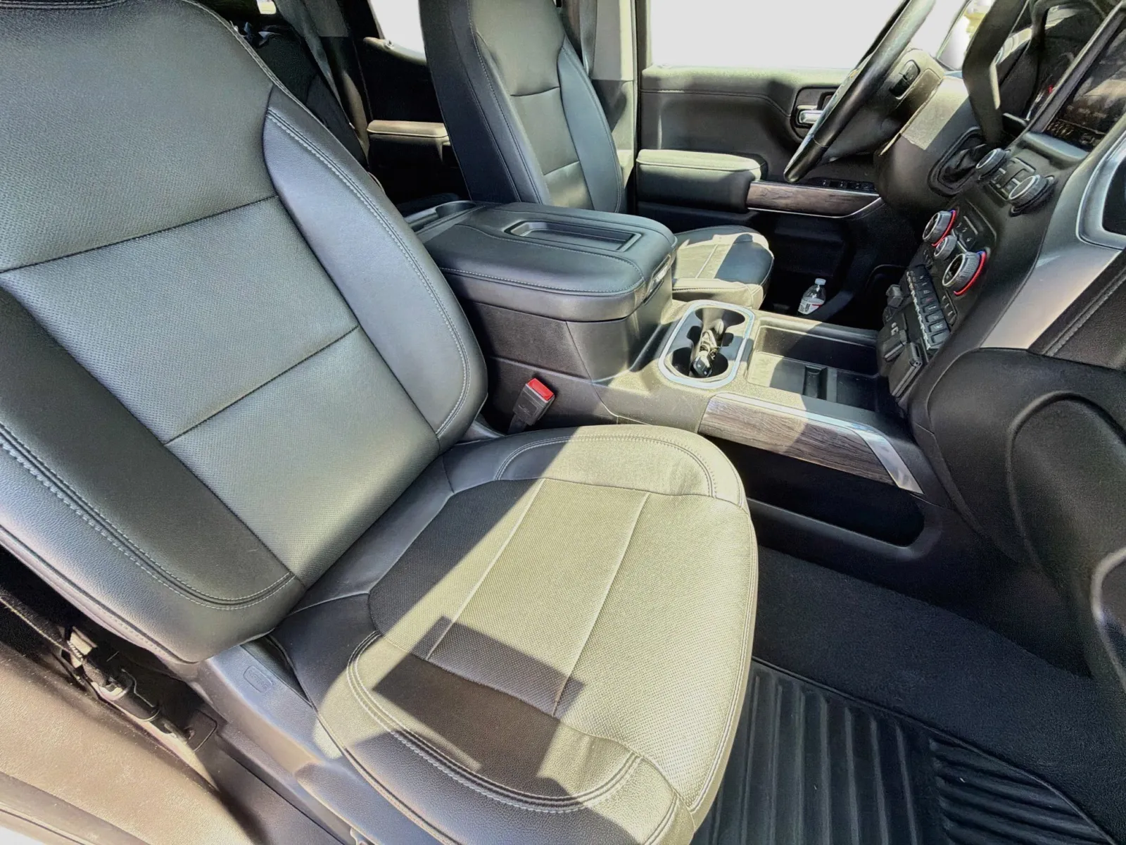 Chevrolet Silverado photo 15