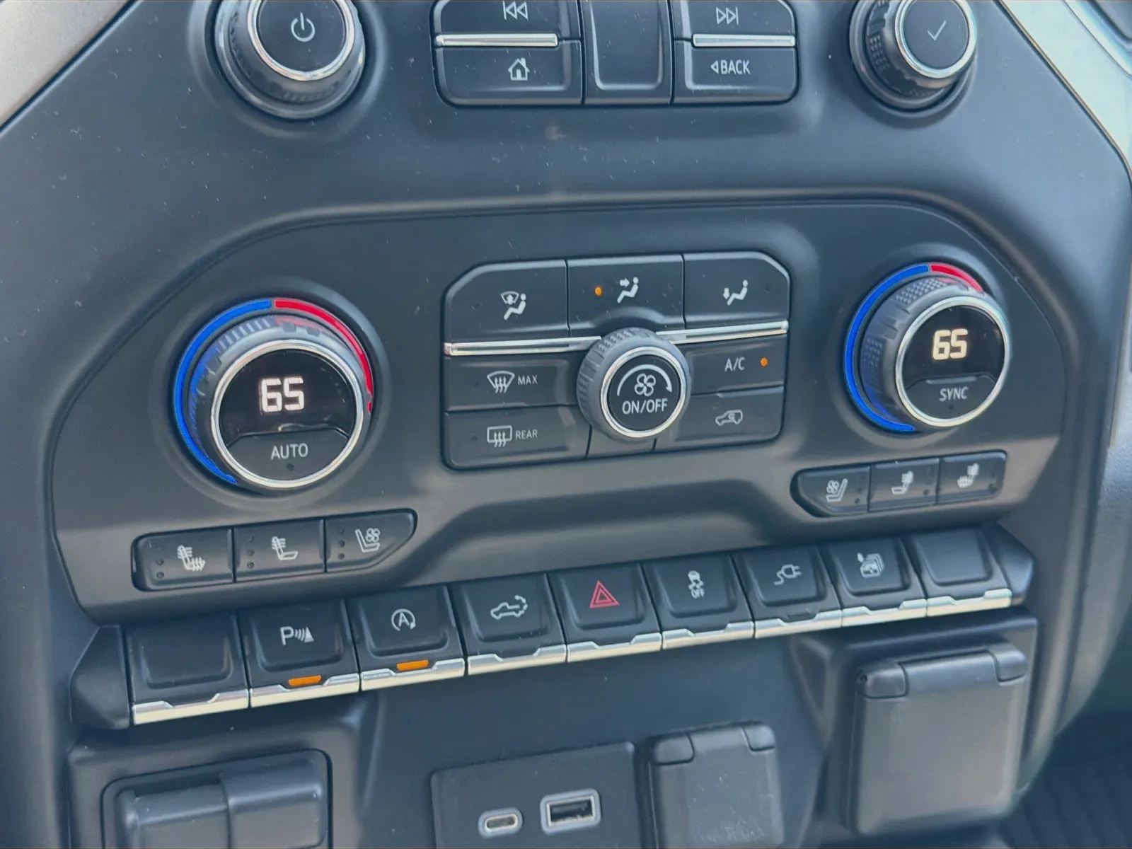 Chevrolet Silverado photo 10