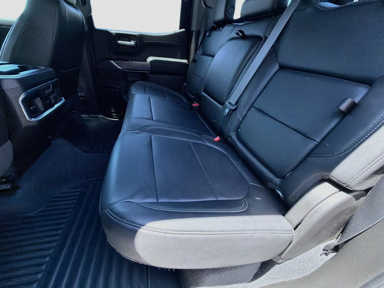 Chevrolet Silverado photo 13