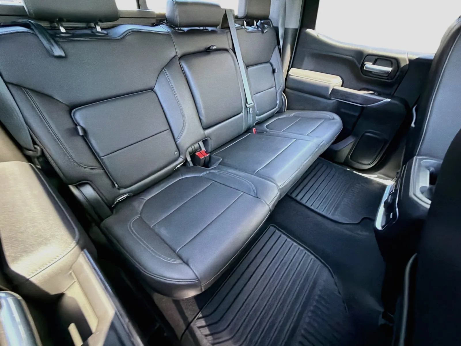 Chevrolet Silverado photo 14