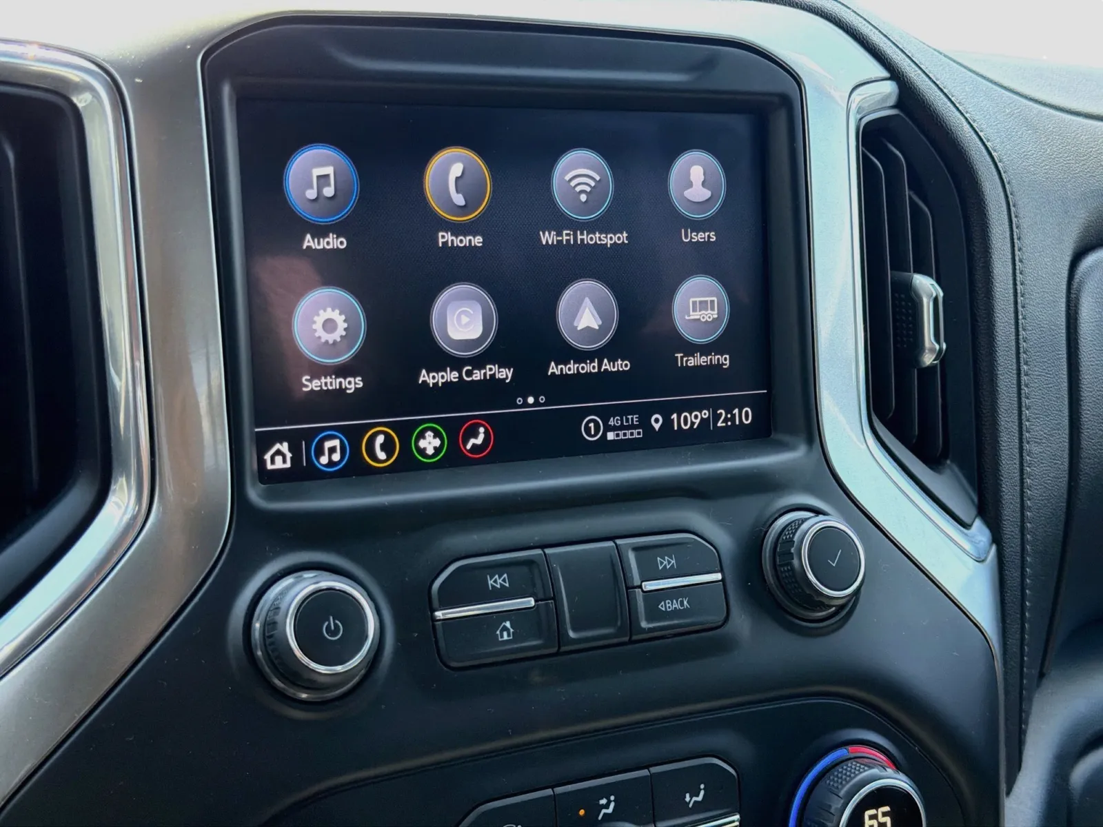 Chevrolet Silverado photo 9