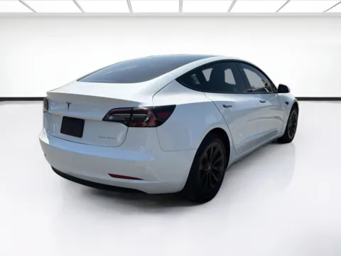 More photos of 2022 Tesla Model 3 Long Range at KarGenie, CA
