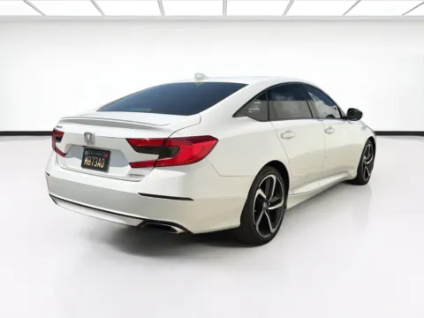 More photos of 2018 Honda Accord Sedan Sport at KarGenie, CA