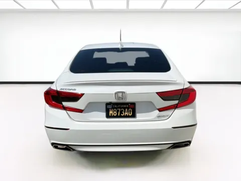 More photos of 2018 Honda Accord Sedan Sport at KarGenie, CA