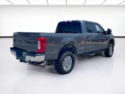 More photos of 2019 Ford Super Duty F-250 SRW XLT at KarGenie, CA