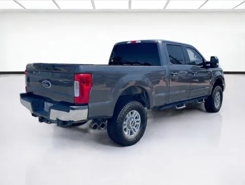 More photos of 2019 Ford Super Duty F-250 SRW XLT at KarGenie, CA