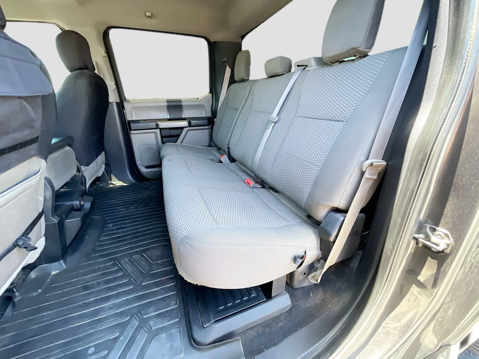 Ford F-250 photo 14