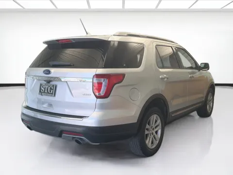 More photos of 2018 Ford Explorer XLT at KarGenie, CA
