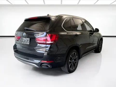 More photos of 2018 BMW X5 sDrive35i at KarGenie, CA