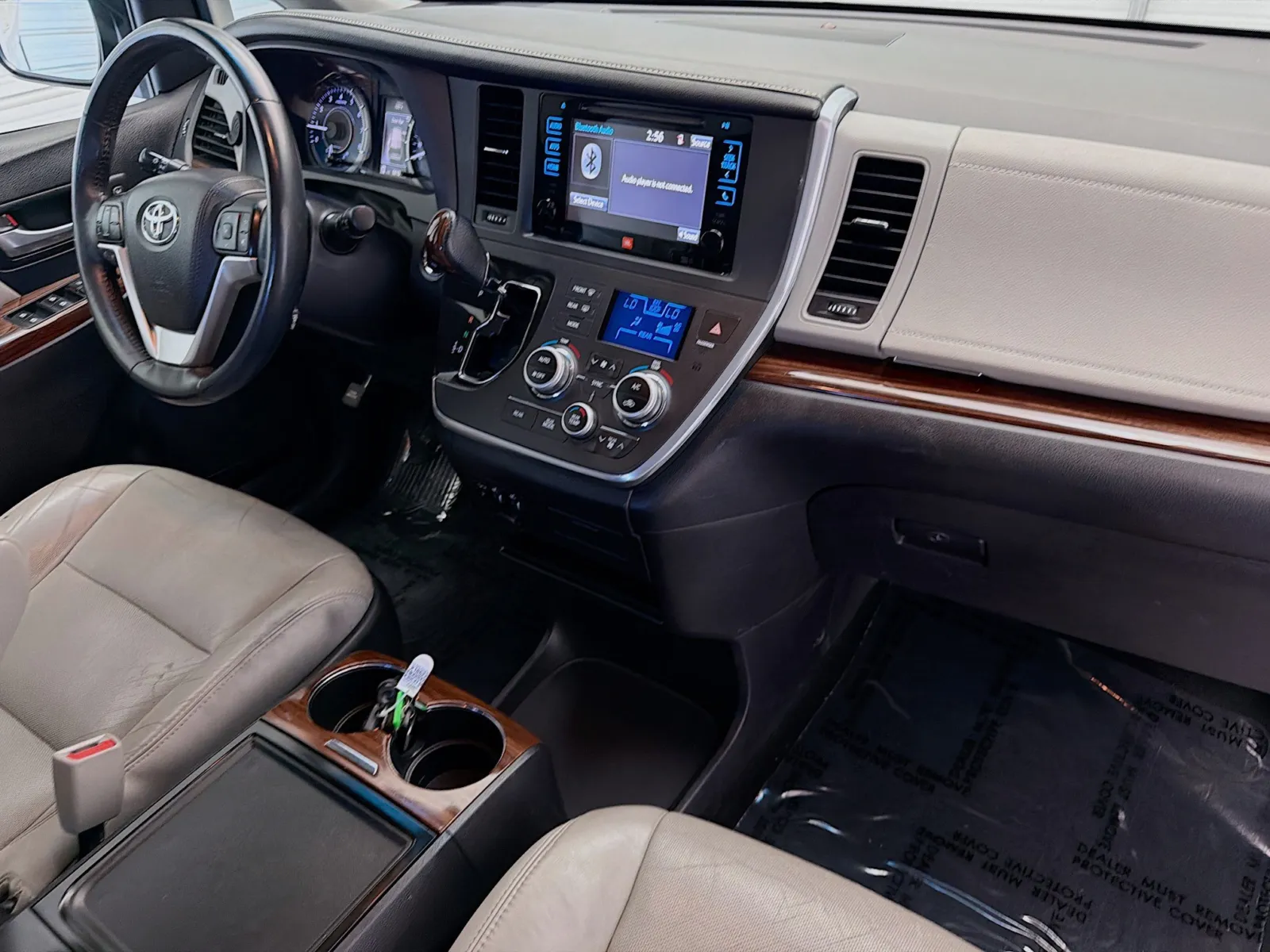 Toyota Sienna photo 12