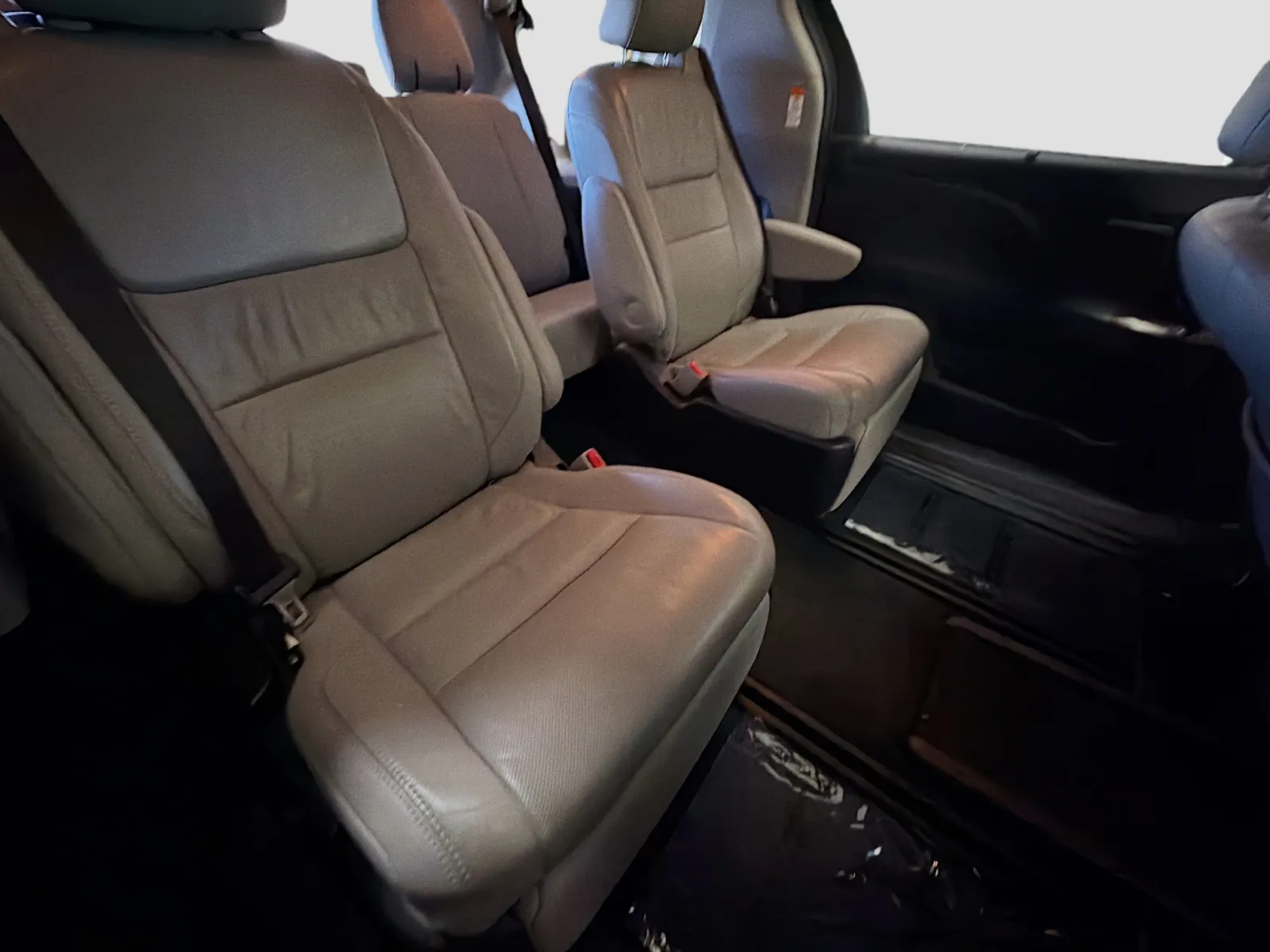 Toyota Sienna photo 14