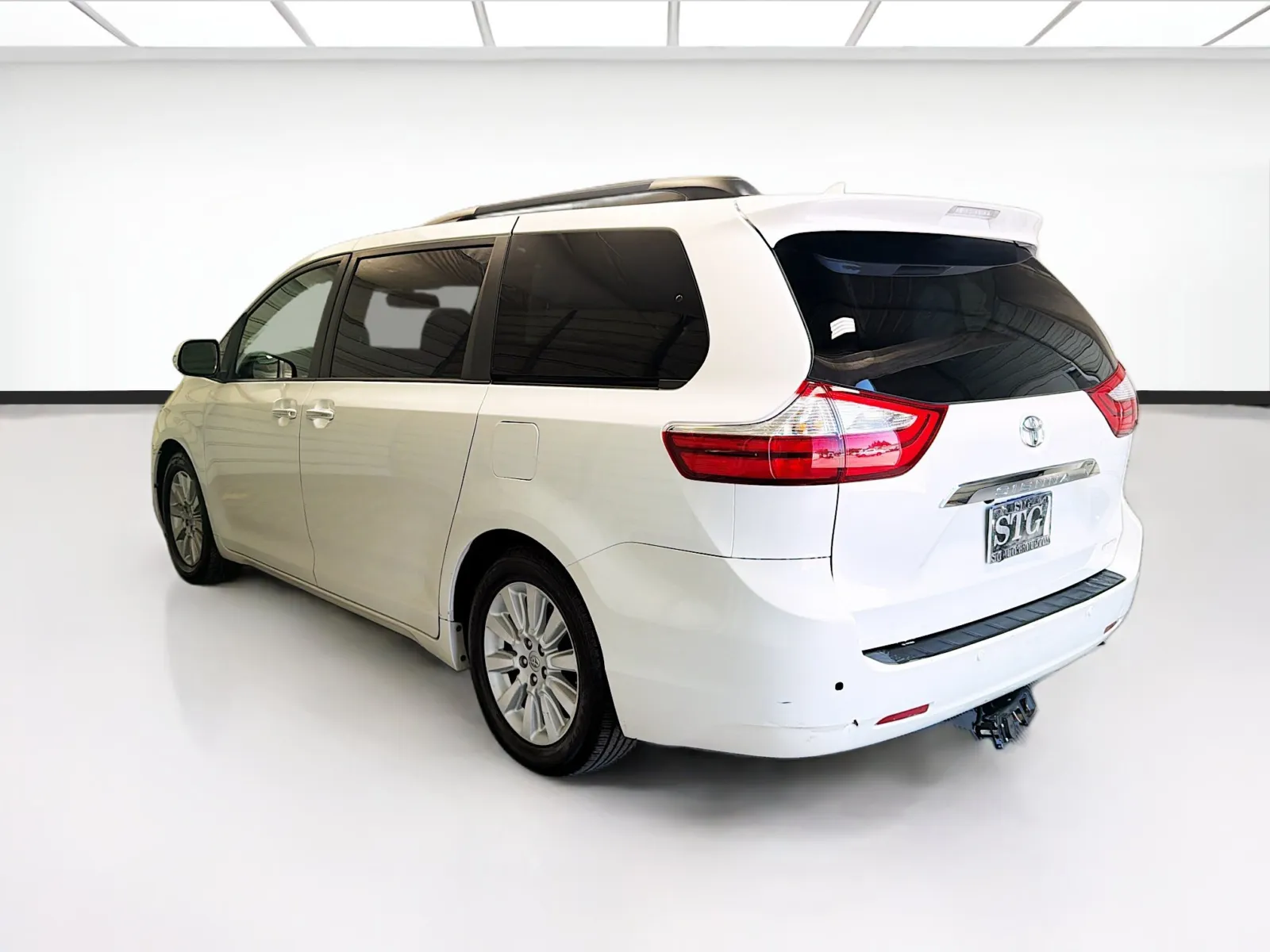 Toyota Sienna photo 6